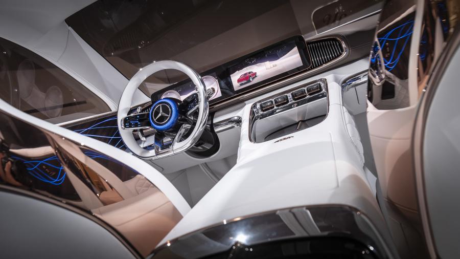 Интерьер Vision Mercedes-Maybach Ultimate Luxury 2018 года  (фото 15 из 42)